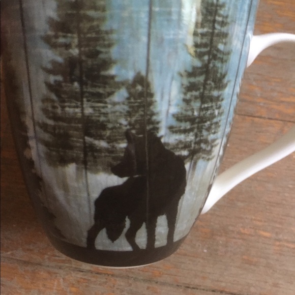 Set of 2 Pfaltzgraff “Wildlife Wolf” Mugs NWT Great 🎄 🕎 Gift Idea! - Picture 2 of 7